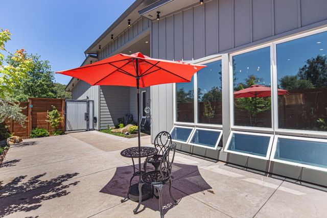 18870 Old Bridge Road, Jamestown, CA 95327