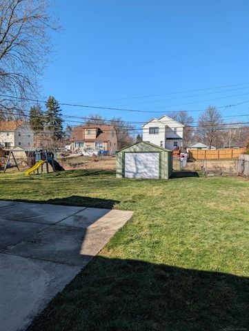 28827 Wauketa Avenue, Warren, MI 48092