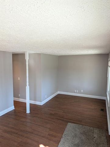 28827 Wauketa Avenue, Warren, MI 48092