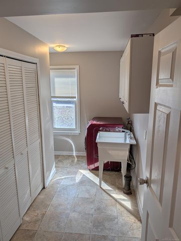 28827 Wauketa Avenue, Warren, MI 48092