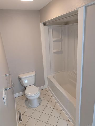 28827 Wauketa Avenue, Warren, MI 48092