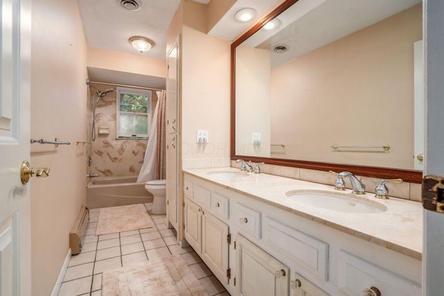 7373 Harlem Road, Westerville, OH 43081