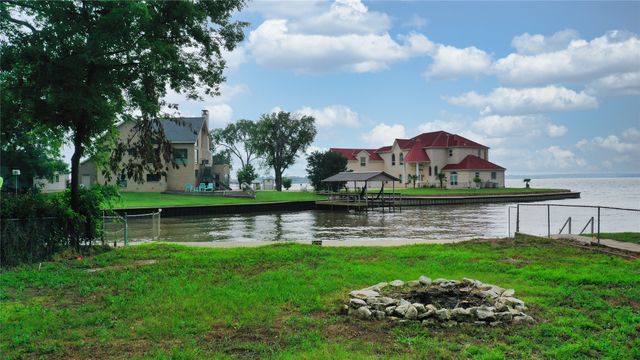 278 Harbor Drive, Gun Barrel City, TX 75156