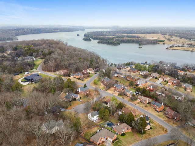 105 Horseshoe Ct, Mount Juliet, TN 37122