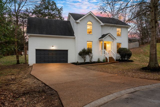 105 Horseshoe Ct, Mount Juliet, TN 37122