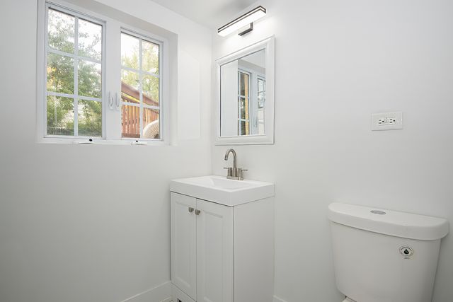 216 Flora Avenue, Glenview, IL 60025