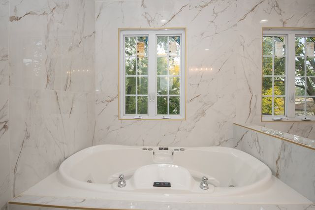 216 Flora Avenue, Glenview, IL 60025