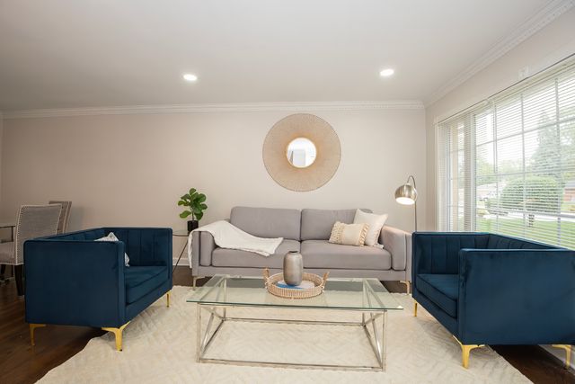 216 Flora Avenue, Glenview, IL 60025