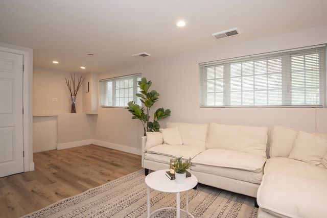 216 Flora Avenue, Glenview, IL 60025