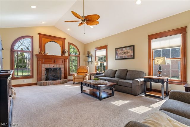 2669 Carrington Street NW, North Canton, OH 44720