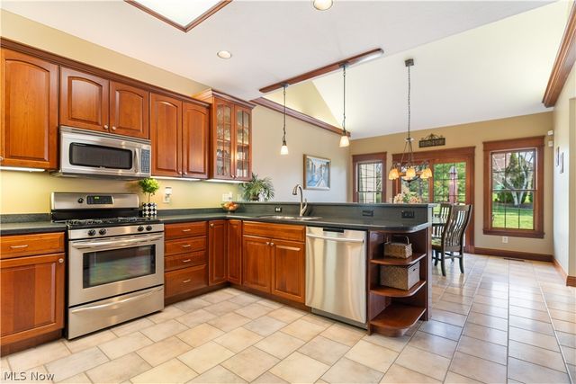 2669 Carrington Street NW, North Canton, OH 44720