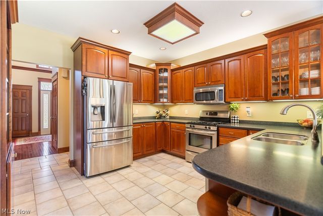 2669 Carrington Street NW, North Canton, OH 44720