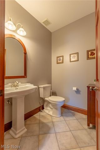 2669 Carrington Street NW, North Canton, OH 44720