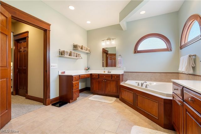 2669 Carrington Street NW, North Canton, OH 44720