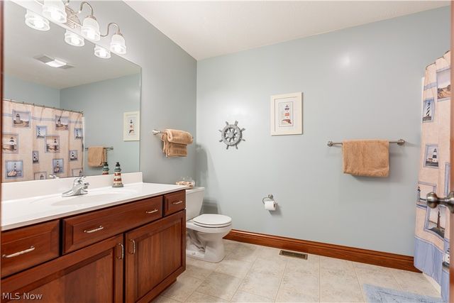 2669 Carrington Street NW, North Canton, OH 44720