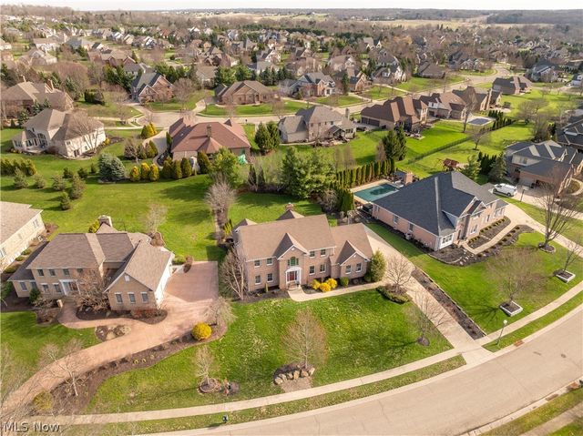 2669 Carrington Street NW, North Canton, OH 44720