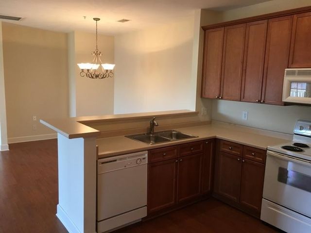 7223 Althorp Way Apt N9, Nashville, TN 37211