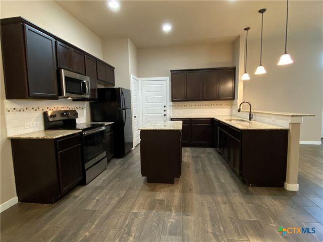 2213 Avery Village, New Braunfels, TX 78130