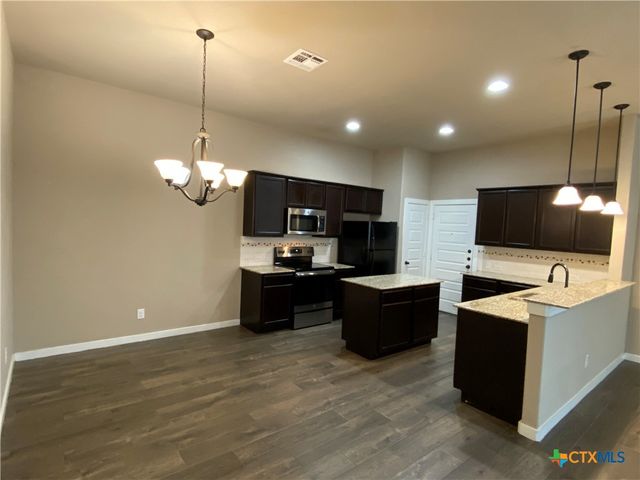 2213 Avery Village, New Braunfels, TX 78130