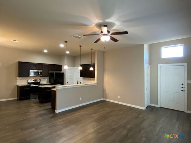 2213 Avery Village, New Braunfels, TX 78130