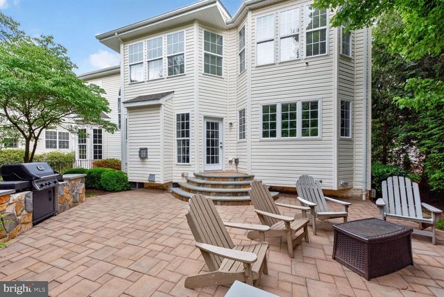 2795 MIDDLETON FARM CT, Herndon, VA 20171