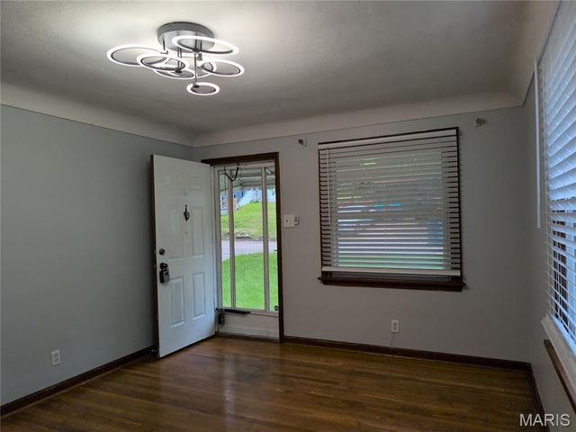 808 Arline Avenue, Ferguson, MO 63135