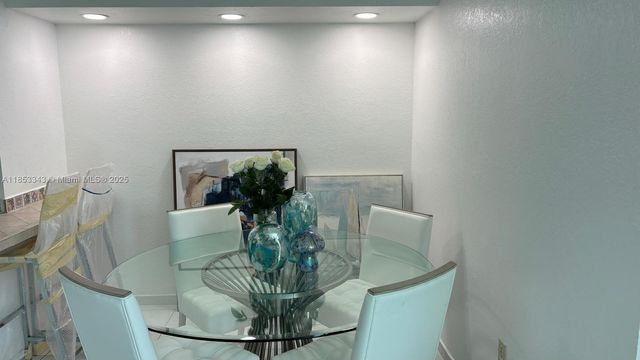 2055 SW 122 AVE 329, Miami, FL 33175