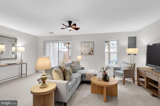 6163 GREEN HOLLOW CT, Springfield, VA 22152