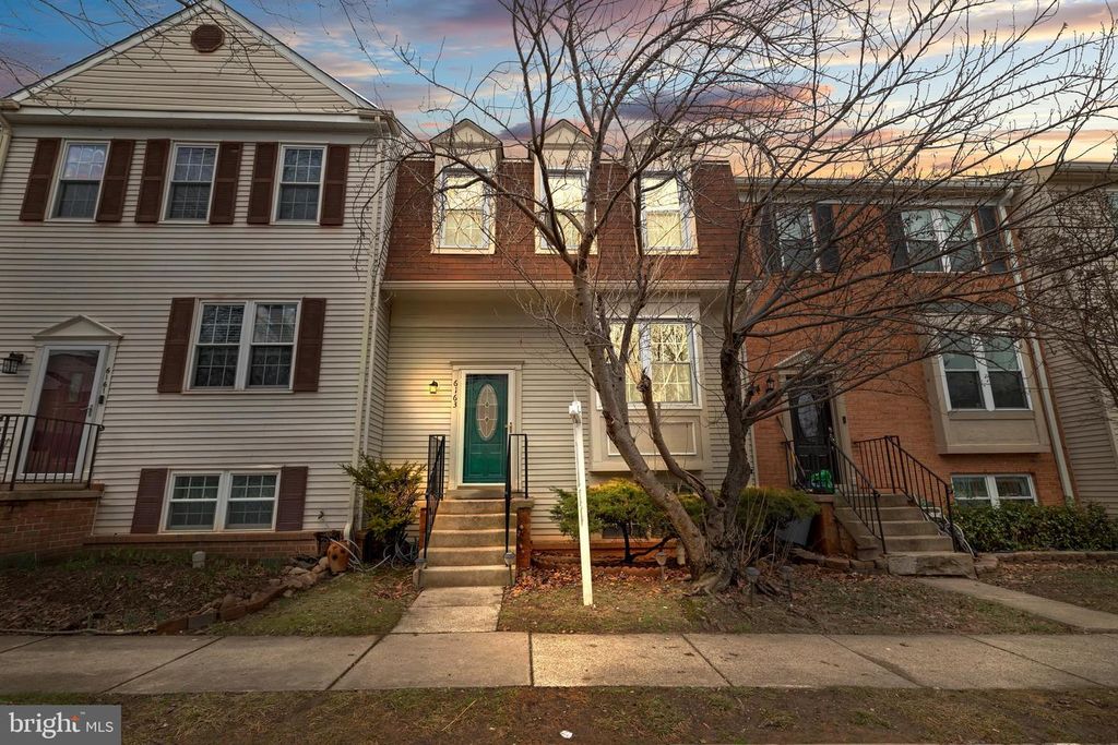 6163 GREEN HOLLOW CT, Springfield, VA 22152