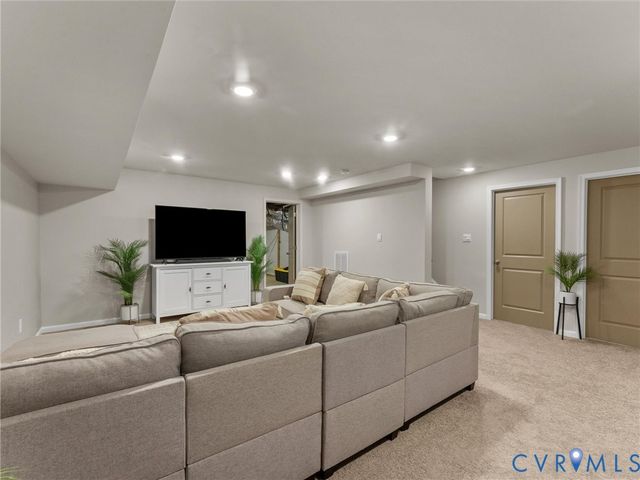 6636 Whisperwood Dr, North Chesterfield, VA 23234