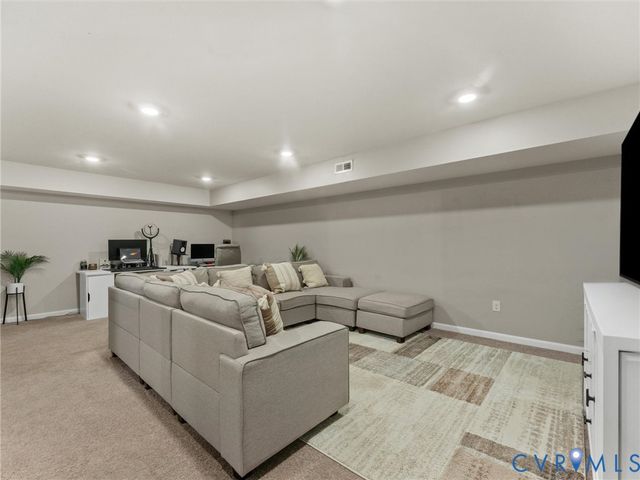 6636 Whisperwood Dr, North Chesterfield, VA 23234
