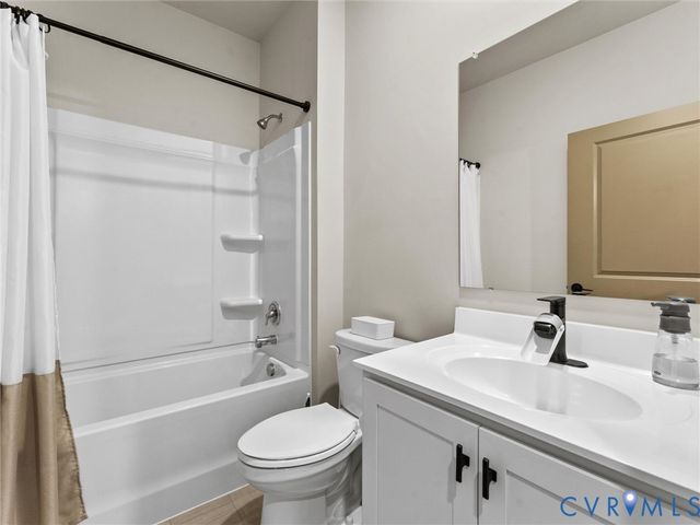 6636 Whisperwood Dr, North Chesterfield, VA 23234