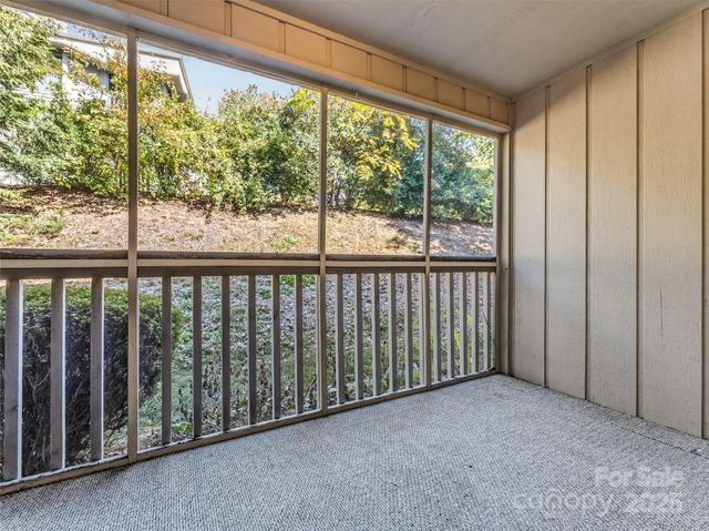 1203 Abbey Circle, Asheville, NC 28805