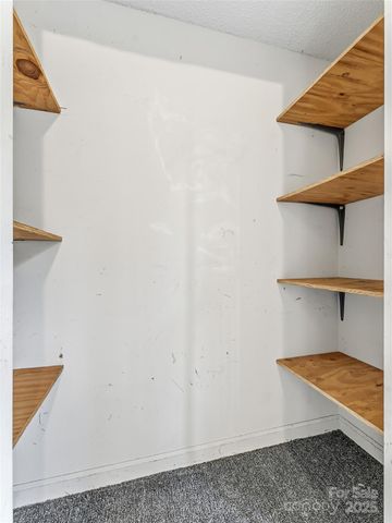 1203 Abbey Circle, Asheville, NC 28805