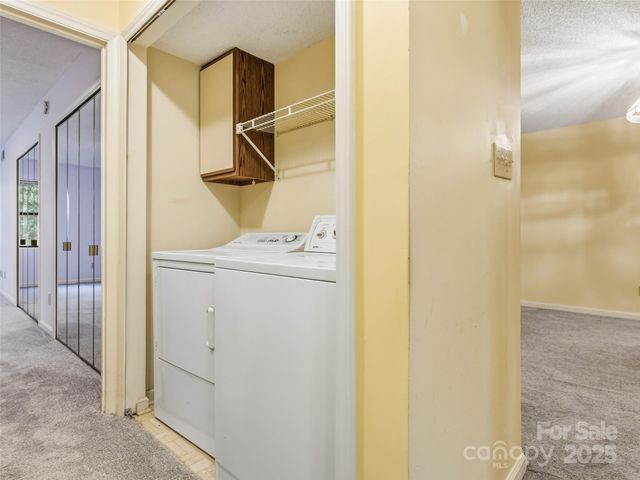 1203 Abbey Circle, Asheville, NC 28805