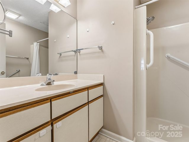 1203 Abbey Circle, Asheville, NC 28805