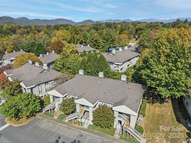 1203 Abbey Circle, Asheville, NC 28805