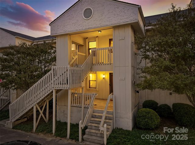 1203 Abbey Circle, Asheville, NC 28805