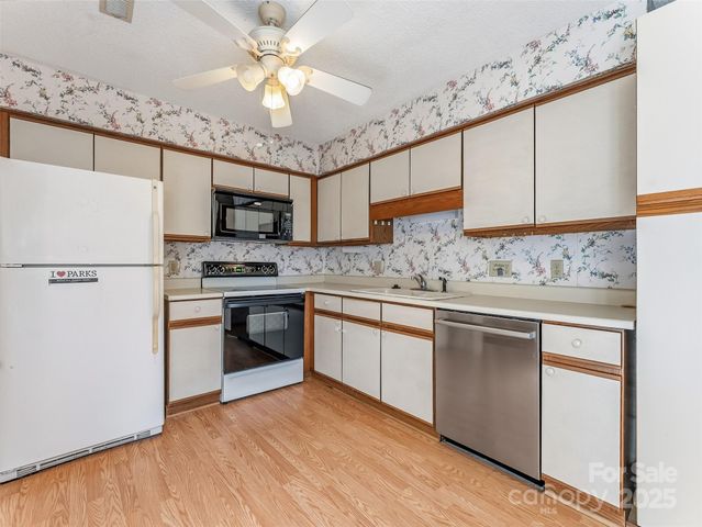 1203 Abbey Circle, Asheville, NC 28805