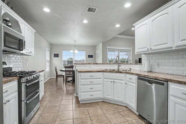 1603 W 119th Street S, Jenks, OK 74037