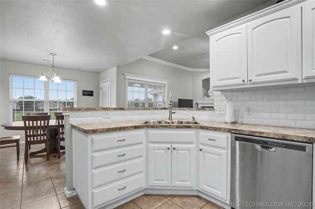1603 W 119th Street S, Jenks, OK 74037