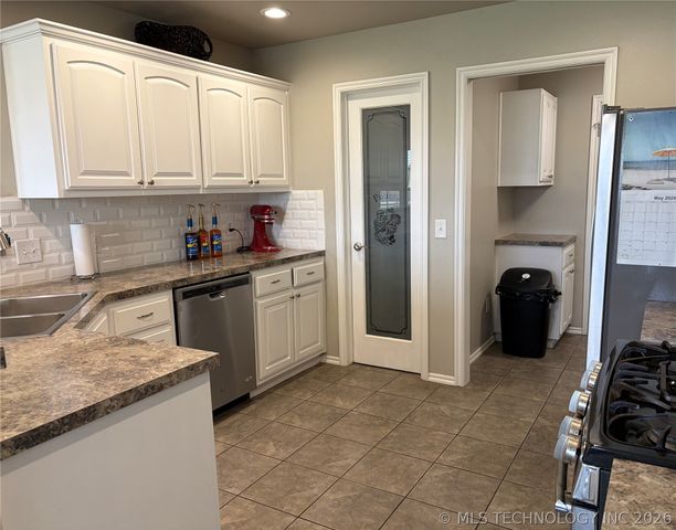 1603 W 119th Street S, Jenks, OK 74037