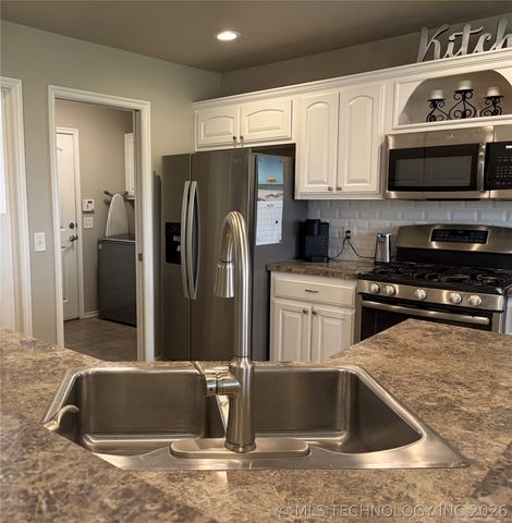 1603 W 119th Street S, Jenks, OK 74037