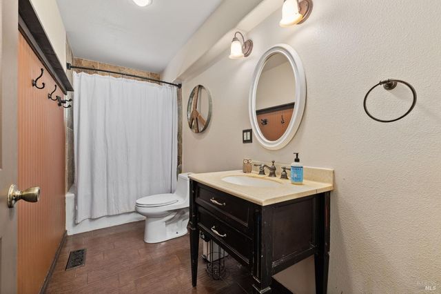 9935 Occidental Rd, Sebastopol, CA 95472