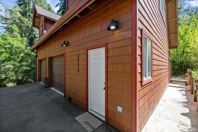 9935 Occidental Rd, Sebastopol, CA 95472