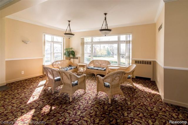 42160 E Woodward Avenue Avenue 8, Bloomfield Hills, MI 48304