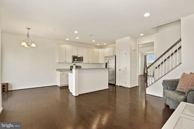 43176 WITHAM SQ, Ashburn, VA 20148