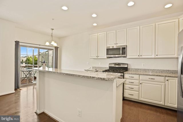 43176 WITHAM SQ, Ashburn, VA 20148