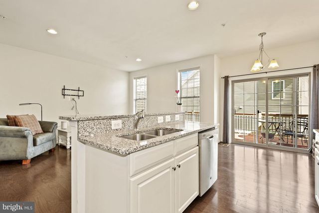 43176 WITHAM SQ, Ashburn, VA 20148