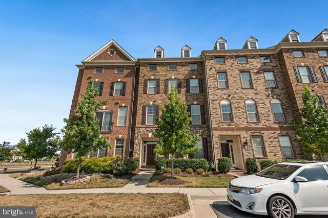 43176 WITHAM SQ, Ashburn, VA 20148
